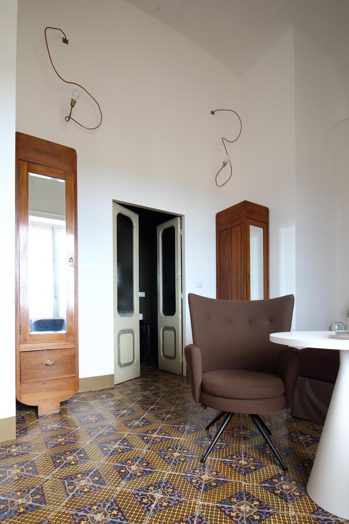 Melodia3 Suites Noto Bilik gambar
