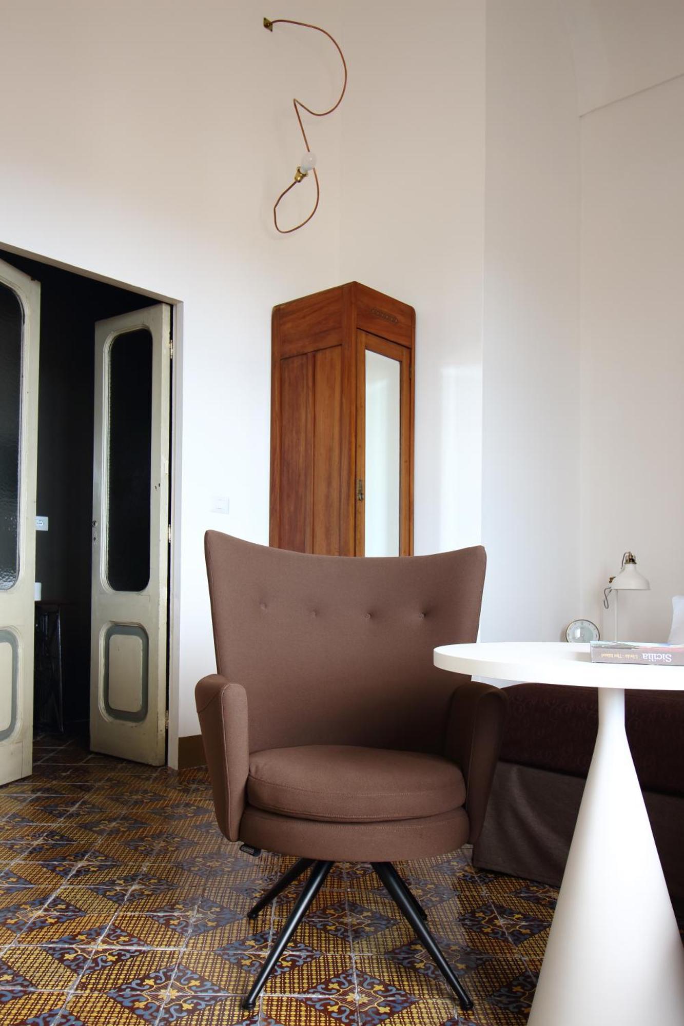 Melodia3 Suites Noto Bilik gambar