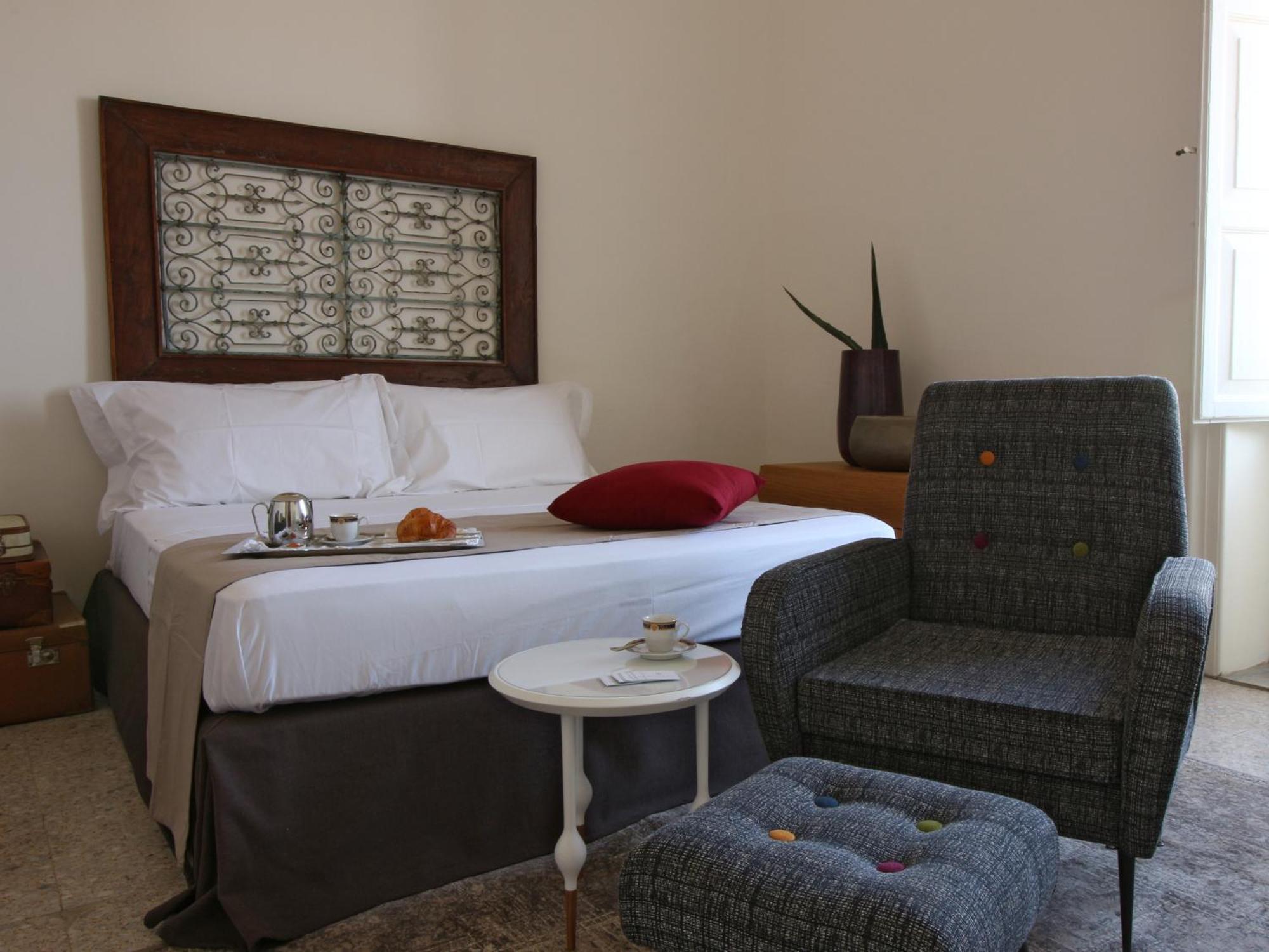 Melodia3 Suites Noto Bilik gambar