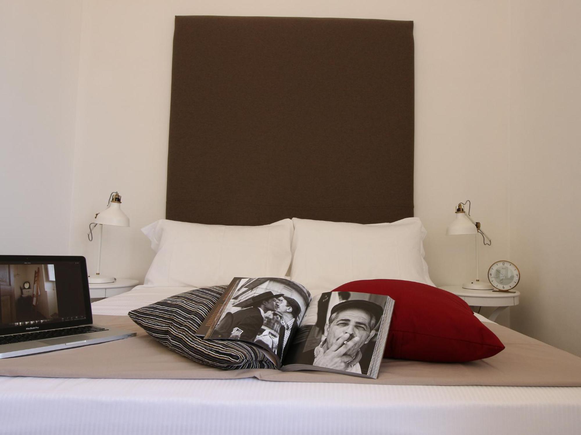 Melodia3 Suites Noto Bilik gambar