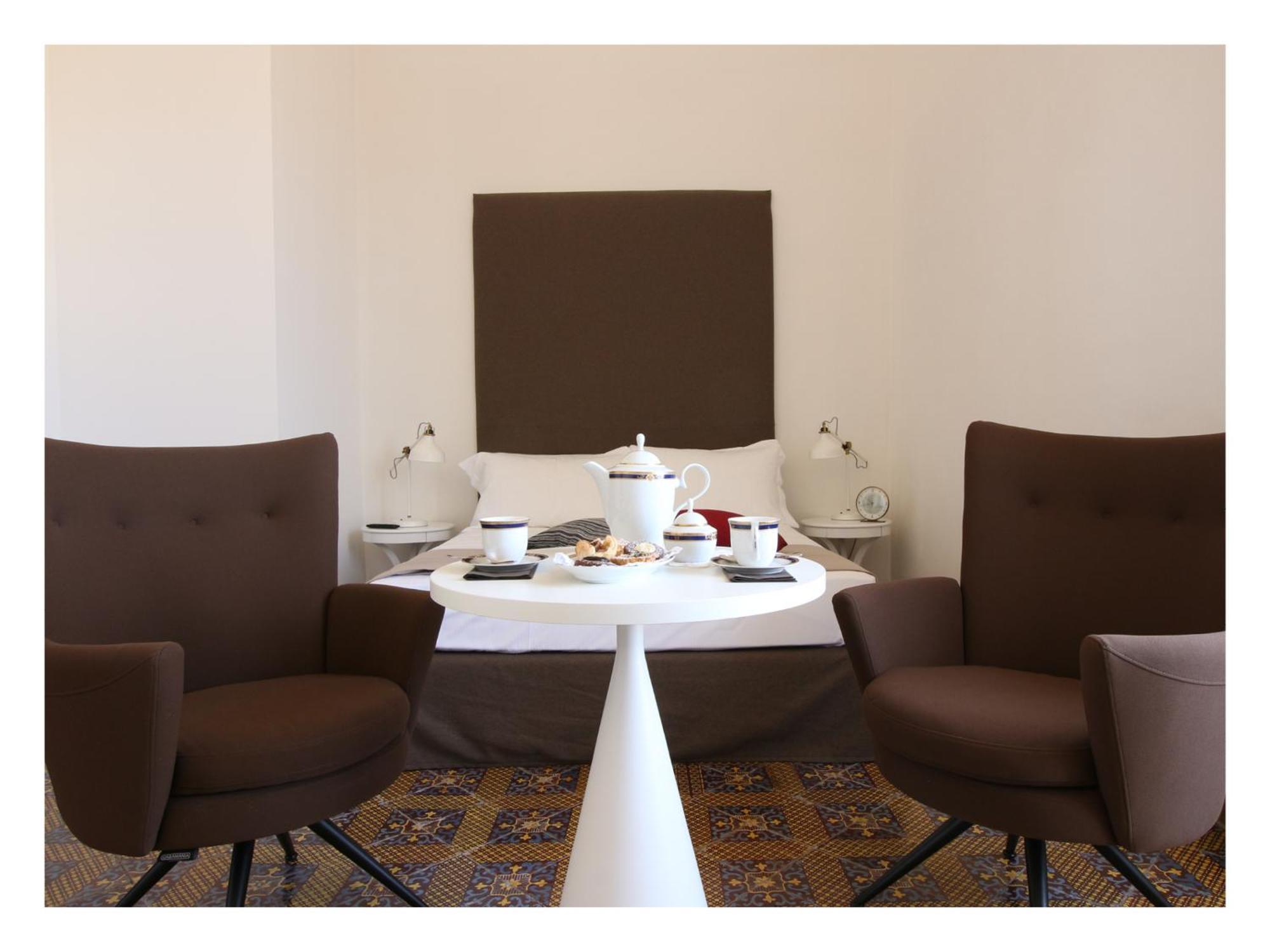 Melodia3 Suites Noto Bilik gambar